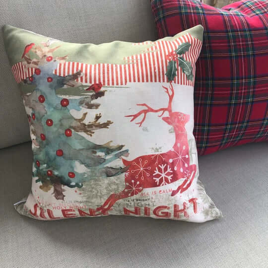Love the vintage look of this pillow!