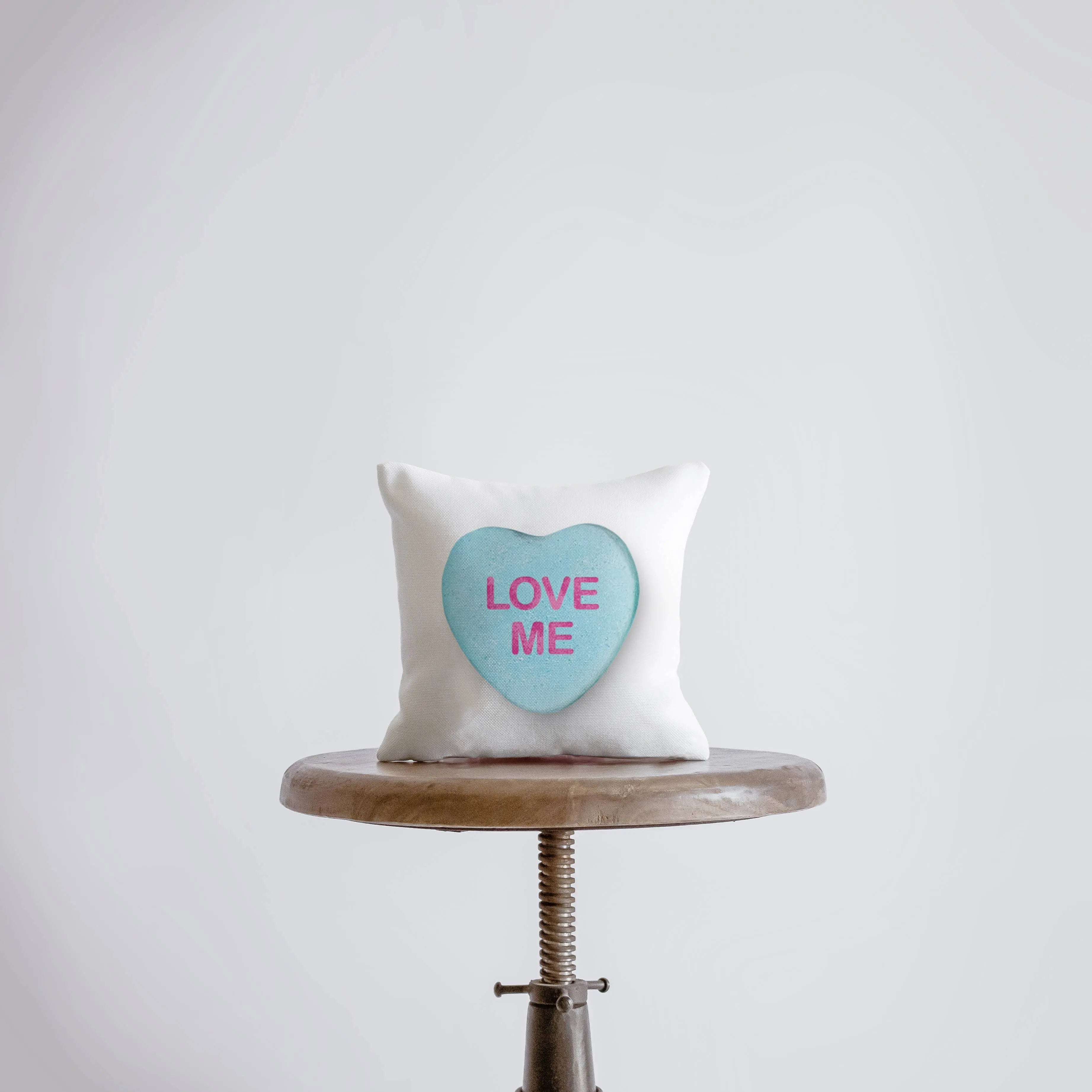 https://uniikpillows.com/cdn/shop/products/Valentines-Candy-Mini-Pillow-Set---8x8-Pillow-Covers---Valentine-card-motifs---Throw-Pillow---Love-is-Love---I-Love-You---I-Love-You-Gifts-UniikPillows-1680290181.jpg?v=1680290187